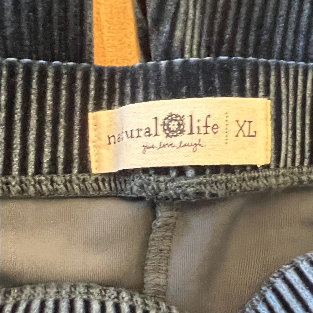 NATURAL LIFE Women's Ribbed pull on flare pants, velour fabric - Picture 5 of 5